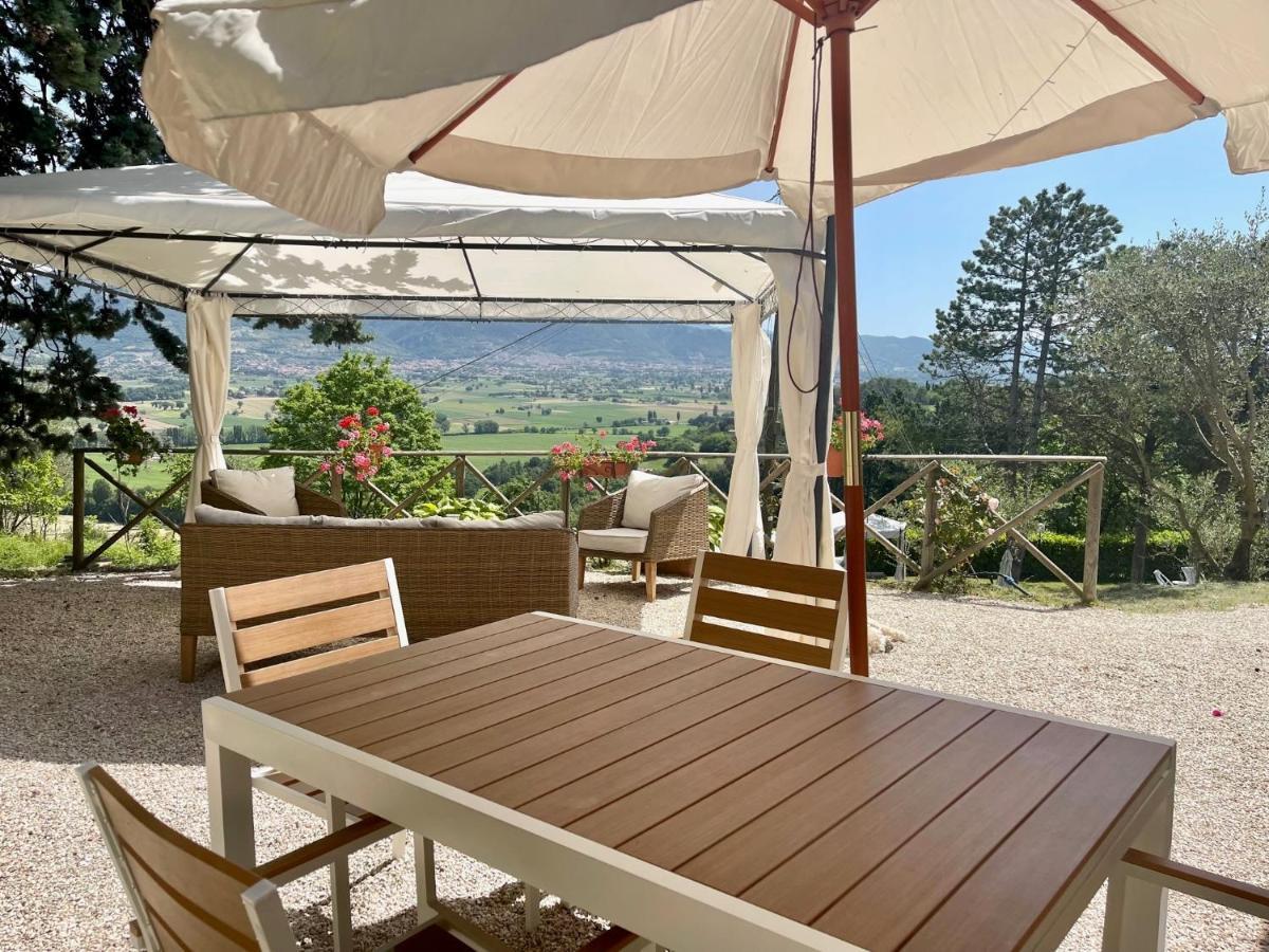 La Panoramica Gubbio - Maison De Charme - Casette E Appartamenti Self Catering Per Vacanze Meravigliose! Экстерьер фото